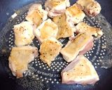 簡単♪鶏モモ肉と里芋のガリバタ醤油炒め☆作り方4写真