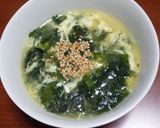 主婦一年生が作る、卵とわかめの中華スープ作り方5写真
