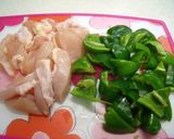 揚げ鶏とピーマンの甘辛炒め作り方1写真