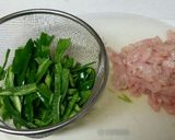 ピーマンと鶏むね肉の細切り炒め作り方1写真