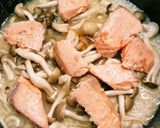 お味噌汁で炊く♪鮭しめじごはん☆作り方5写真