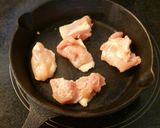 スキレット炊き込みご飯！鶏鱈鮭茸秋の旬味作り方2写真