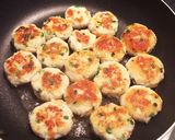 混ぜて焼くだけ♪ヘルシーおからつくね丼♡作り方3写真