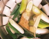 鶏肉と春菊のあごだしスープ作り方2写真