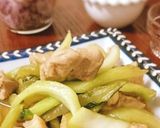 鶏もも肉とﾁﾝｹﾞﾝ菜のｿｰｽ炒め作り方4写真