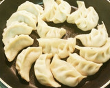 材料２つ❗簡単❗もちもち✨手作り餃子の皮作り方6写真