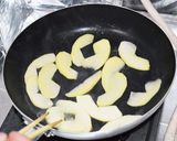 簡単☆デザートりんご春巻き作り方2写真