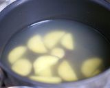 さつま芋とスナップエンドウの味噌汁作り方2写真