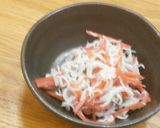 材料本当に2つ！しらすと紅生姜の絶品和え作り方1写真