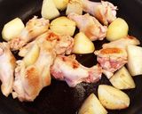 手羽元とじゃがいものこってり甘辛煮♡作り方2写真