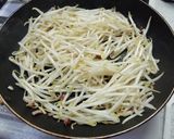 醤油バター風味のベーコンともやし焼きそば作り方5写真