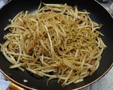 醤油バター風味のベーコンともやし焼きそば作り方7写真