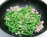麻婆風♪ひき肉といんげんのピリ辛炒め作り方7写真