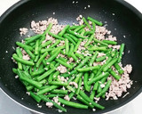 麻婆風♪ひき肉といんげんのピリ辛炒め作り方7写真