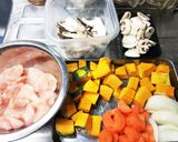 ヘルシー！カボチャとキノコの食べるスープ作り方1写真