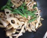 レンコンとシメジのカレー炒め作り方3写真