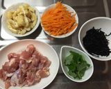 とりもも肉で簡単まぜご飯作り方1写真