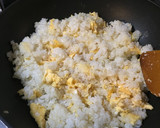 超簡単♪鮭缶とキューちゃんの炒飯作り方6写真