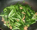 簡単！すぐできる鶏の皮の野菜いため作り方4写真