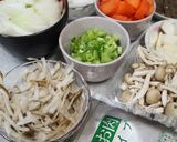 大豆のお肉で＊具だくさん食べる味噌汁作り方1写真