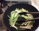 牡蠣のほうれん草とねぎの焼きそば♪作り方4写真