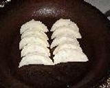 外はパリパリ中はジューシー！ザ・焼き餃子作り方5写真