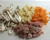 簡単！豚肉とシメジの炊き込みご飯作り方2写真