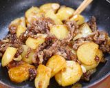 ほくほく新じゃがと牛肉の甘辛にんにく炒め作り方5写真