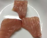 ビンチョウマグロとモッァレラの一口サラダ作り方1写真