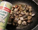 あさりをオリーブオイルで炒め隠し味にみそ作り方3写真
