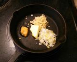 スキレットでヤリイカレタスのにんにく炒め作り方1写真