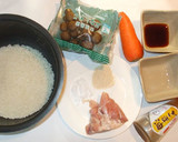 簡単きのこ鶏肉炊き込みご飯♪炊飯器中華風作り方1写真