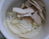 エリンギと玉葱の味噌汁作り方1写真
