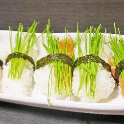 ノルウェーサーモンの芽ネギすし by 超姉さん女房 【クックパッド