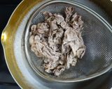 トマトと牛肉のピリ唐辛スープ作り方1写真