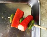 お弁当に緑と赤の彩り！枝豆カニカマソテー作り方3写真