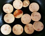 【塩分控えめ】魚肉ソーセージおにぎらず作り方1写真