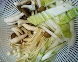 鍋の残り物で節約味噌汁作り方1写真