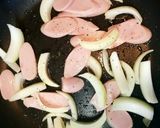 魚肉ソーセージと玉ねぎのマヨ醤油炒め作り方2写真