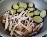 牡蛎としめじとなすの豆板醤ピリ辛炒め煮♪作り方6写真