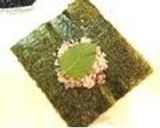 焼き鮭と佃煮昆布のおにぎらず作り方2写真