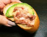 アボカドとコンビーフのココットカマン☆作り方4写真
