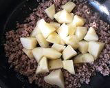 じゃがいもとひき肉のバター醤油炒め。作り方4写真