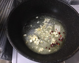 簡単！牡蠣とシメジのガリバタワイン蒸し！作り方1写真