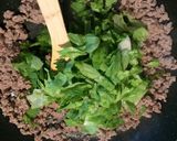 肉の油を使った、そぼろレタス丼作り方2写真