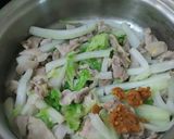 白菜と豚肉の味噌炒めのおにぎらず作り方3写真