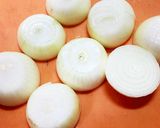 ドレッシングで！焼き玉ネギときのこソース作り方1写真