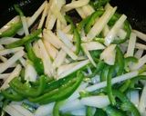 豚肉ピーマンじゃがいものカキソース炒め作り方2写真