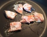 秋鮭ときのこのガーリック醤油炒め作り方2写真
