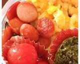 お弁当に〜大急ぎでソーセージ炒り卵のっけ作り方4写真